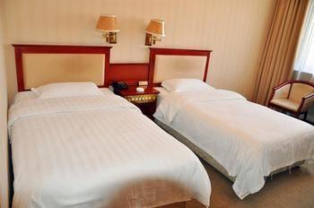 חרבין Dongfang Hotel מראה חיצוני תמונה