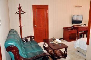 חרבין Dongfang Hotel מראה חיצוני תמונה